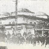 10/05/1936: Θεσσαλονίκη, Απεργία Καπνεργατών, Η έφιππη χωροφυλακή χτυπά τους απεργούς.