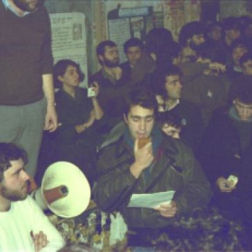 14/03/1985: Ο Μάκης Βορίδης στη ΓΣ της Νομικής που τον διέγραψε από τον σύλλογο ως φασίστα (Από Τάσος Κωστόπουλος, Τσεκουράτες περγαμηνές)