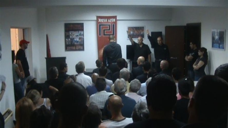 Γραφεία Χρυσής Αυγής - Ορκωμοσία νέων μελών, Ναζιστικοί χαιρετισμοί παρουσία Μιχαλολιάκου, Γερμενή, Μάστορα, 2011