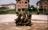 Βλασένιτσα, Βοσνία, 1995. Διακρίνονται οι Kαλτσούνης Κωνσταντίνος, Φλορίν Αννα, Ζαβιτσάνος Δημήτρης και άλλοι.