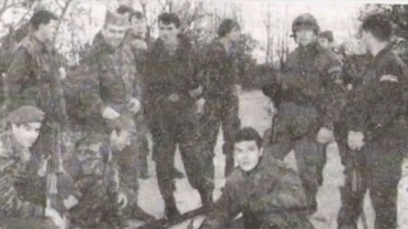 Βλασένιτσα, Βοσνία, 1995. Διακρίνονται οι Ζβόνκο Μπάγιαγκιτς, Νικολαΐδης Νίκος, Σπουργίτης Ελευθέριος και άλλοι.