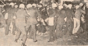 1977-11-17 - Πολυτεχνείο-02 Συλλήψεις από ΜΑΤ - symplokes