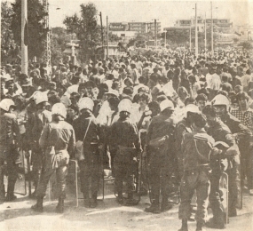 1980-06-17 - Μαρούσι Συγκρούσεις για τη χαβούζα-01 Πριν τη σύγκρουση - prin ti sigrousi