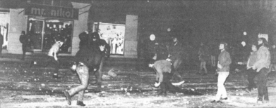 1985-11-17+18 - Χημείο Δεύτερη κατάληψη για φόνο Καλτεζά + Επέμβαση ΜΑΤ-38 - koukouloforoi