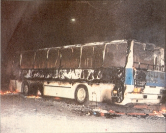 1985-11-17+18 - Χημείο Δεύτερη κατάληψη για φόνο Καλτεζά + Επέμβαση ΜΑΤ-43 - kameno amaxi5