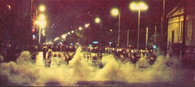 1988-09-ΣΕΠ - Δίκη Μελίστα-22 - teargas
