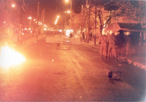 1994-11-17 - Πολυτεχνείο-07 - molotov