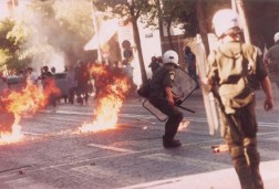1998-06-ΙΟΥΝ - Διαδηλώσεις καθηγητών για ΑΣΕΠ-03 - fire