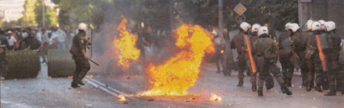 1998-06-ΙΟΥΝ - Διαδηλώσεις καθηγητών για ΑΣΕΠ-04 - fire1